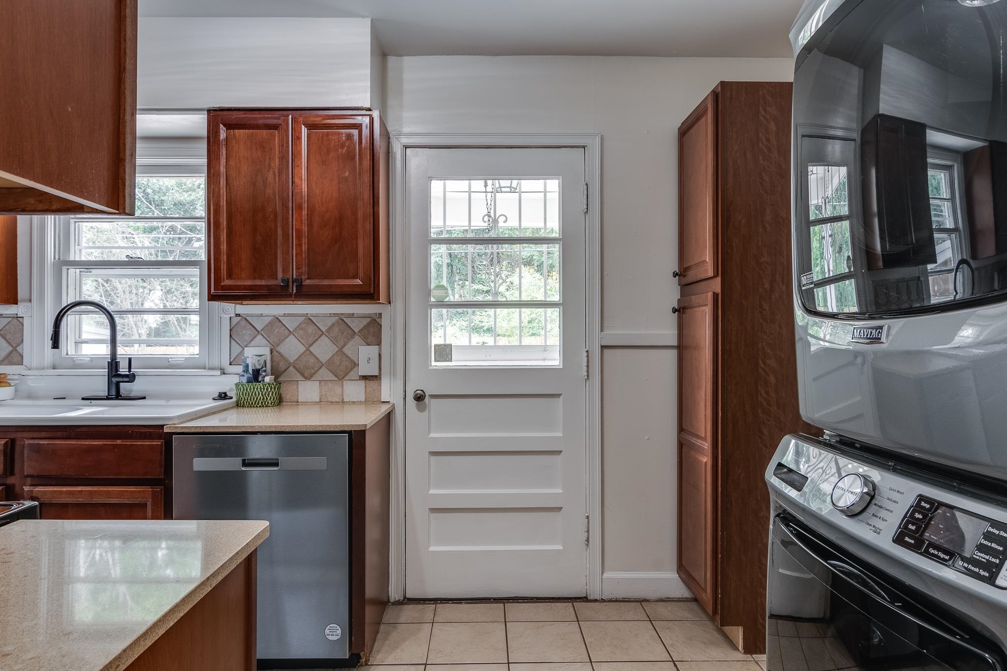 3901 Lytle Circle Memphis, TN 38122 - Photo 17 of 36 a kitchen with a stove and a sink