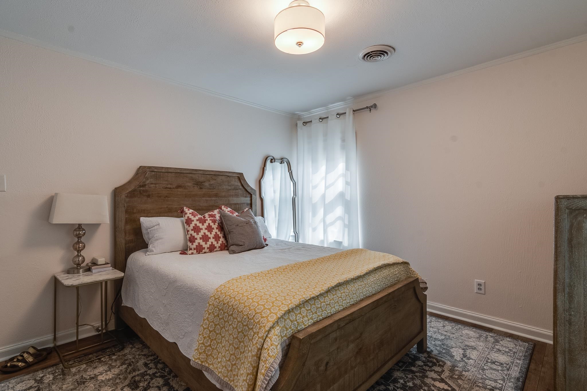 3901 Lytle Circle Memphis, TN 38122 - Photo 23 of 36 a bedroom with a bed and a window