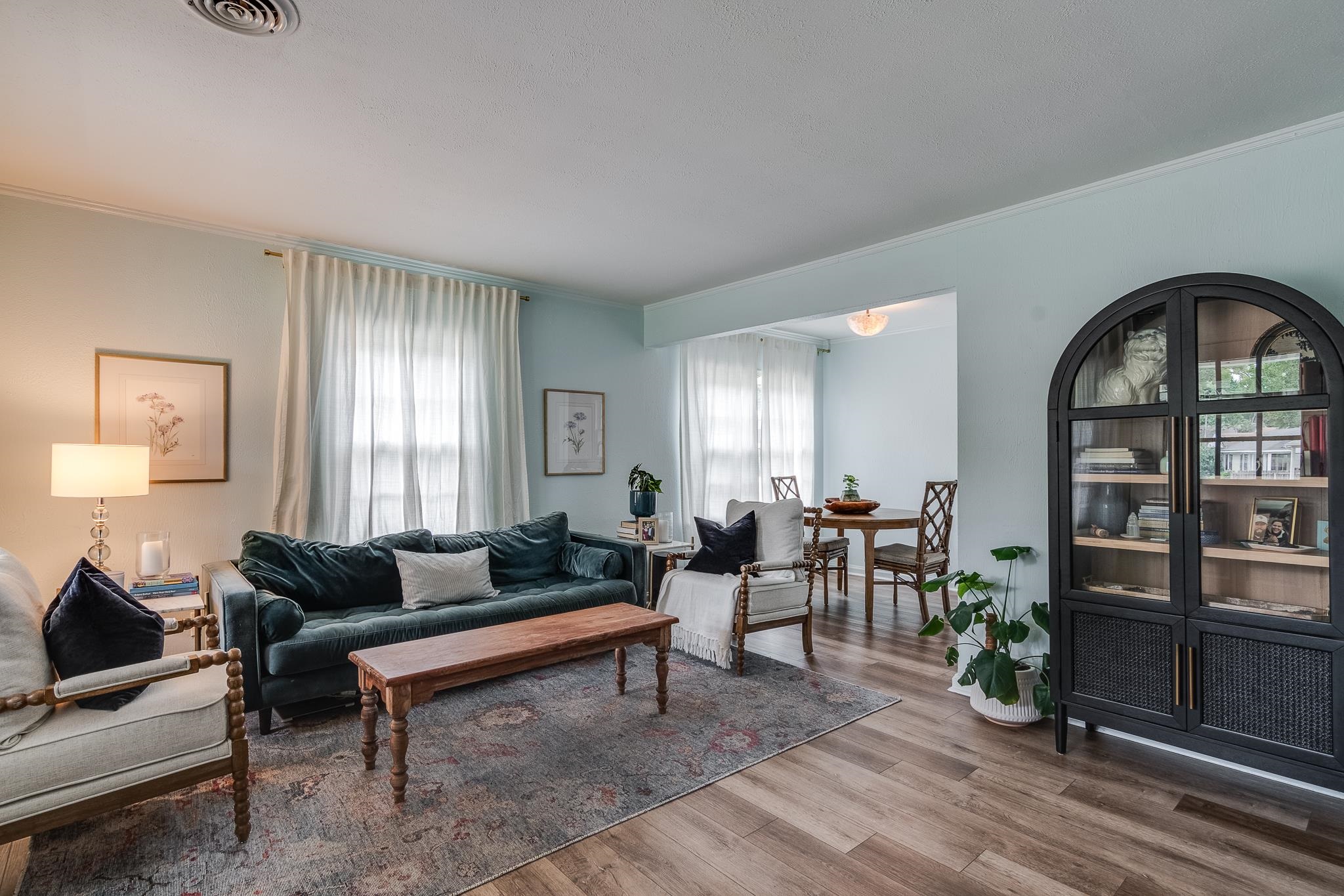3901 Lytle Circle Memphis, TN 38122 - Photo 5 of 36 a living room with furniture and wooden floor