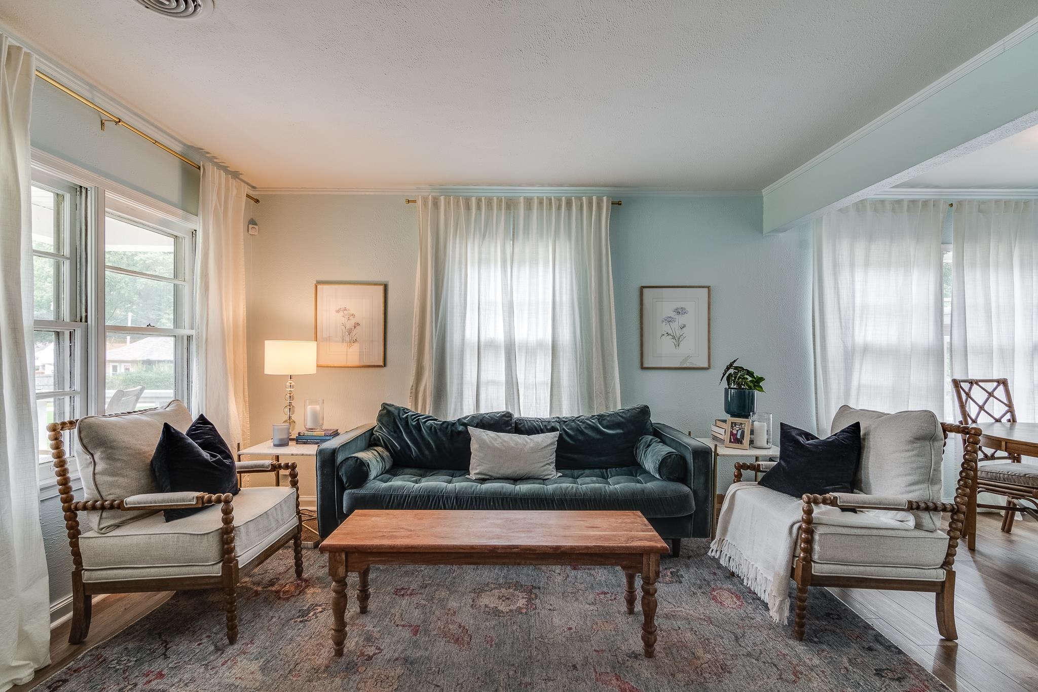 3901 Lytle Circle Memphis, TN 38122 - Photo 6 of 36 a living room with furniture and a large window
