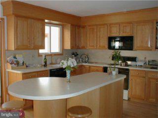 724 West Rolling Road Springfield, PA 19064 - Photo 2 of 6