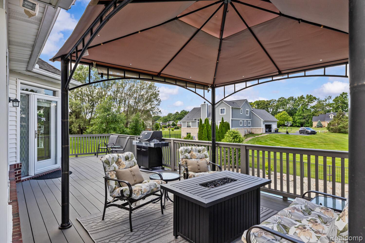 1131 Thorn Ridge Drive Howell, MI 48843 - Photo 39 of 47 44_1131_Thorn_Ridge_Dr43_mls.jpg