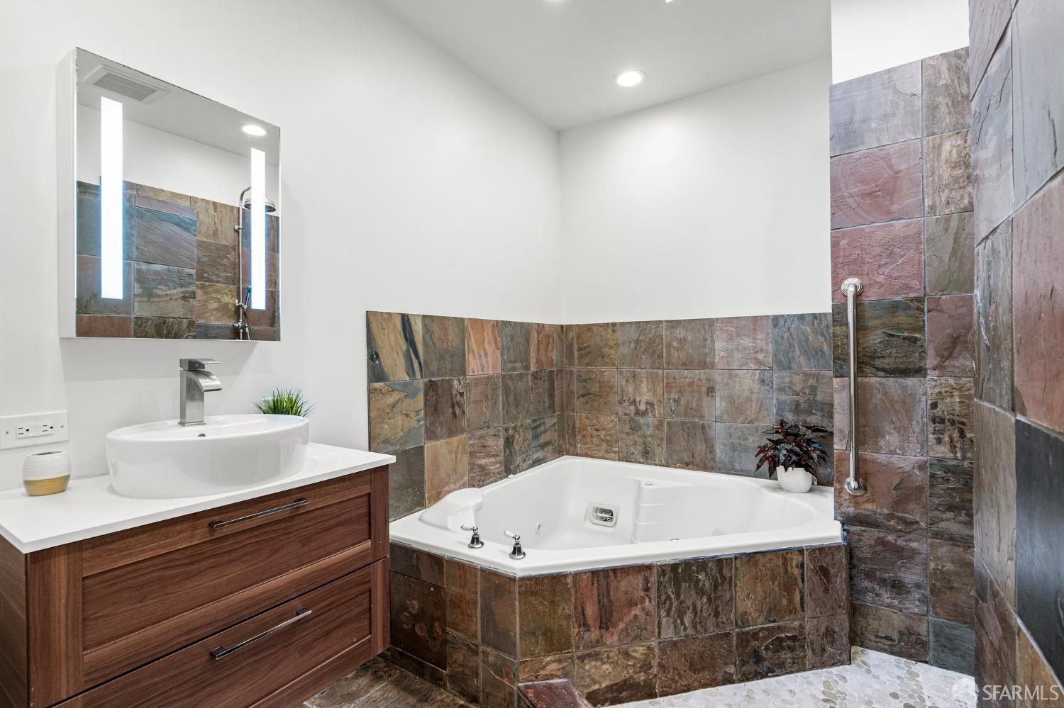 261 Ripley Street San Francisco, CA 94110 - Photo 17 of 33 Gallery Image 17