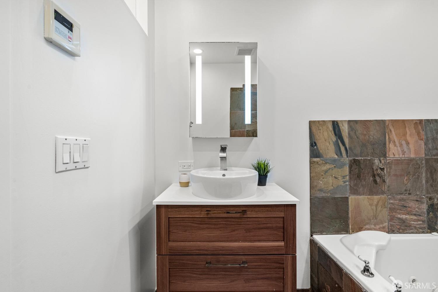 261 Ripley Street San Francisco, CA 94110 - Photo 18 of 33 Gallery Image 18