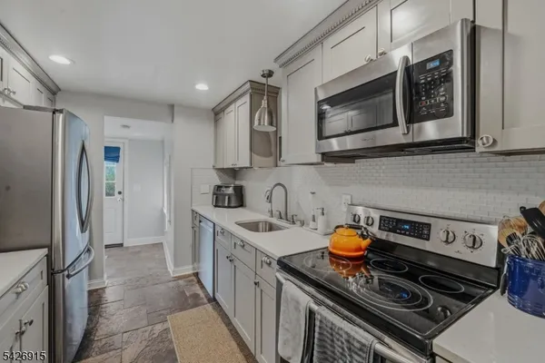 $435,000 | 101 Pitney Road, Hopatcong, NJ 07821