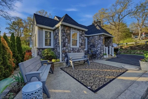 $435,000 | 101 Pitney Road, Hopatcong, NJ 07821