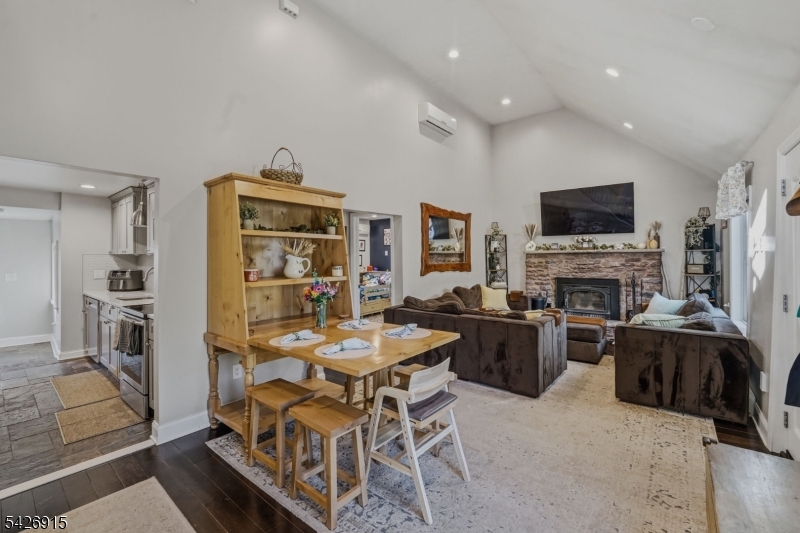 101 Pitney Road Hopatcong, NJ 07821 - Photo 7 of 38