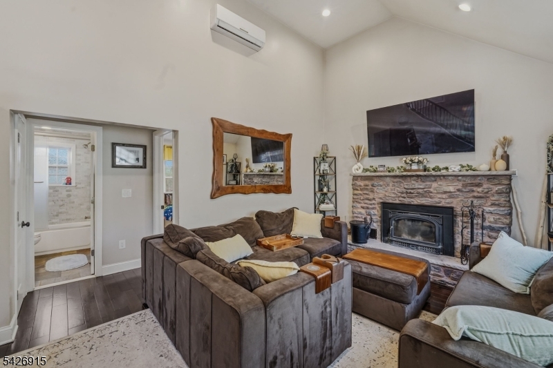 101 Pitney Road Hopatcong, NJ 07821 - Photo 8 of 38