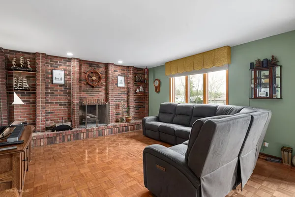 $549,999 | 17203 Highwood Drive, Orland Park, IL 60467