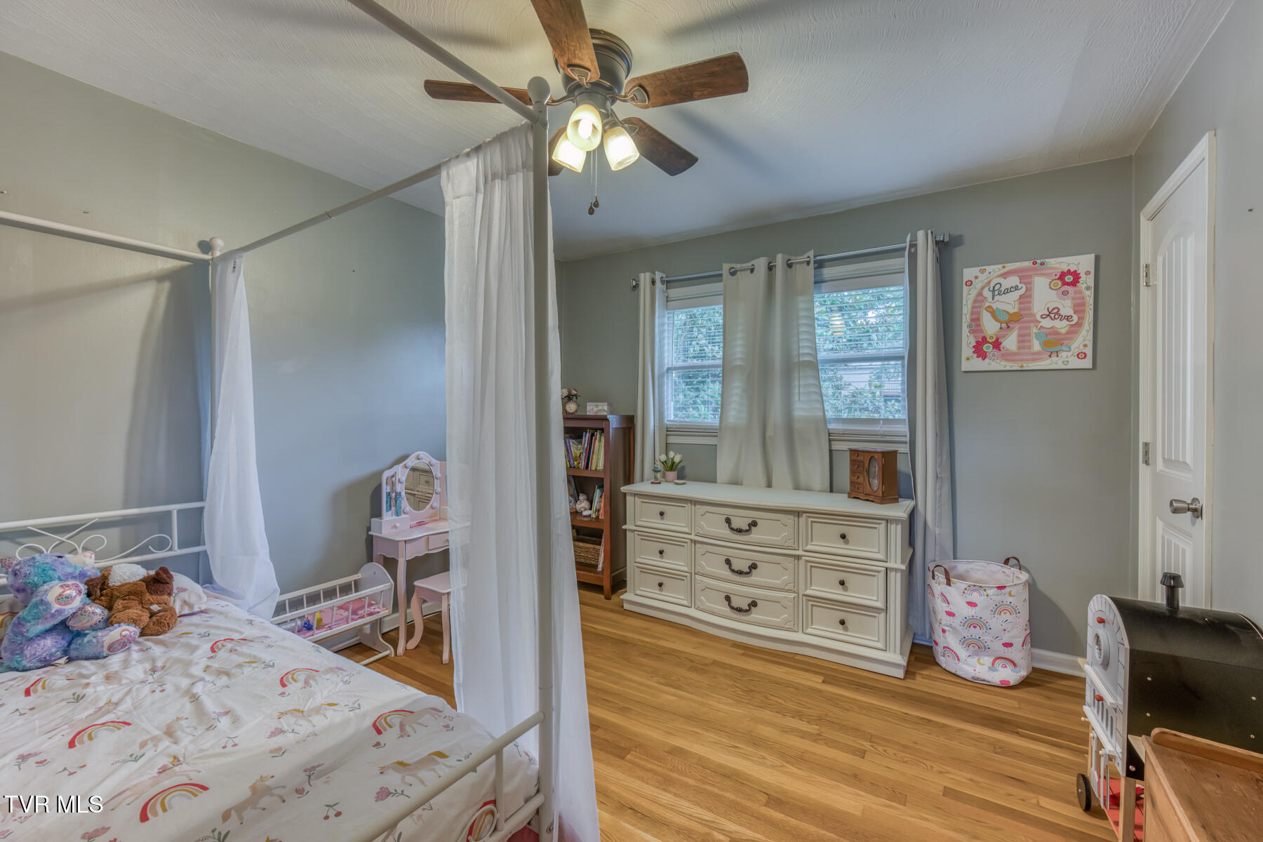 401 Sherwood Road Bristol, VA 24201 - Photo 21 of 43 2ND BEDROOM