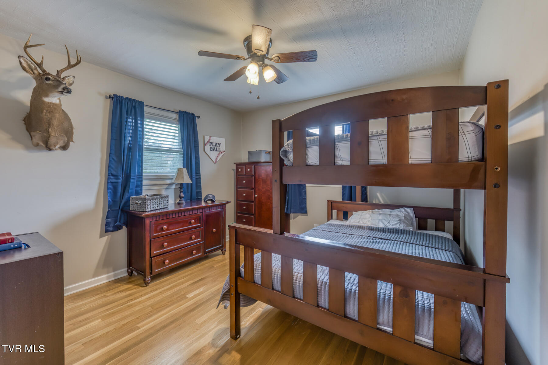 401 Sherwood Road Bristol, VA 24201 - Photo 23 of 43 3RD BEDROOM