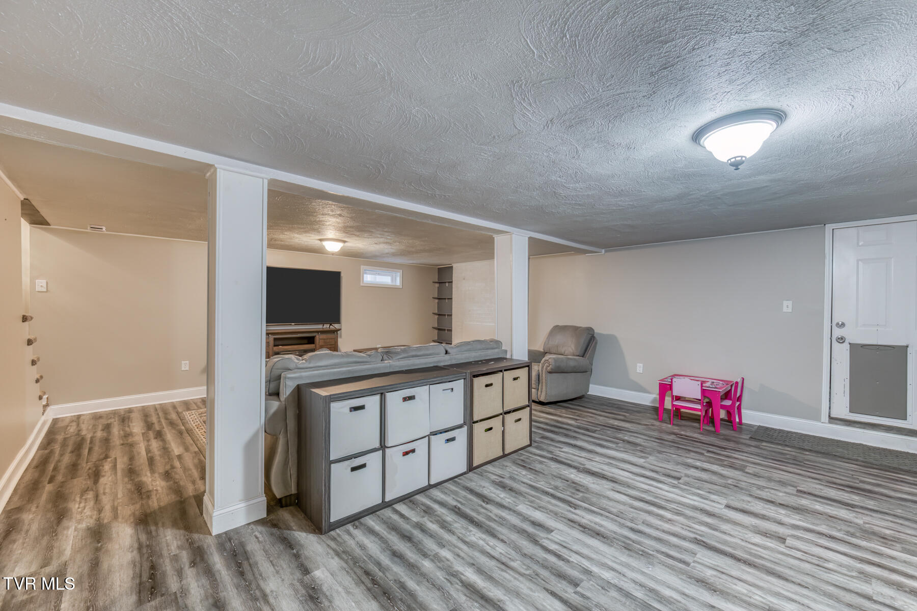 401 Sherwood Road Bristol, VA 24201 - Photo 28 of 43 FAMILY ROOM