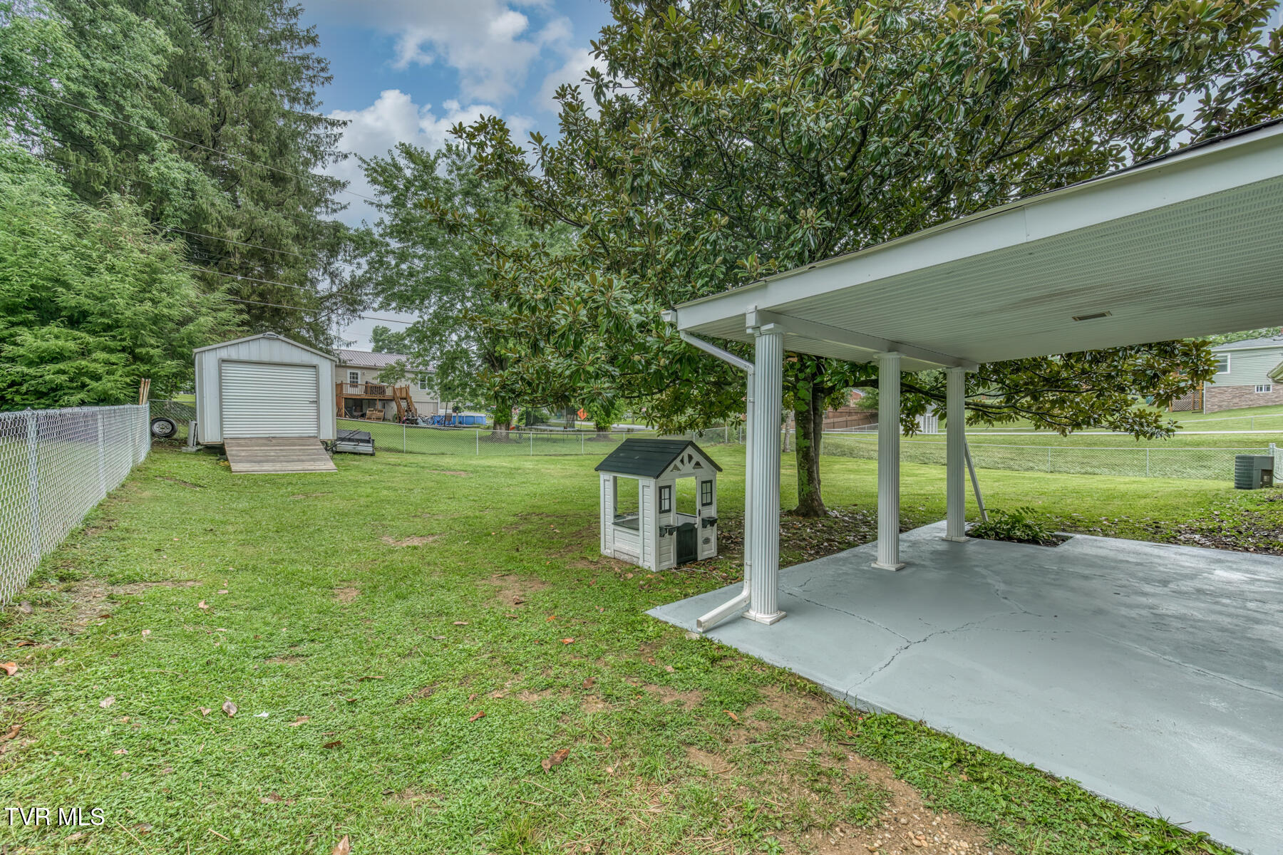 401 Sherwood Road Bristol, VA 24201 - Photo 33 of 43 BACK PORCH AREA