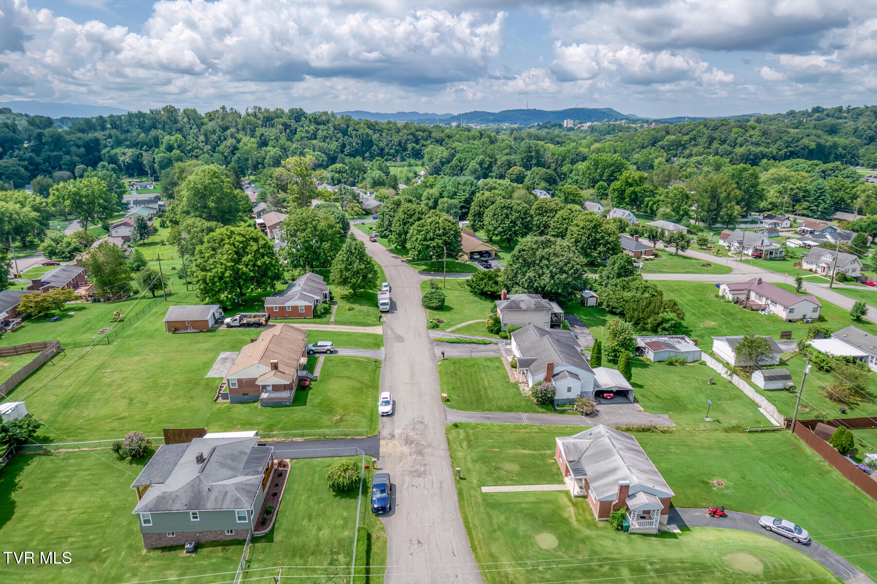 401 Sherwood Road Bristol, VA 24201 - Photo 40 of 43 COMMUNITY 4