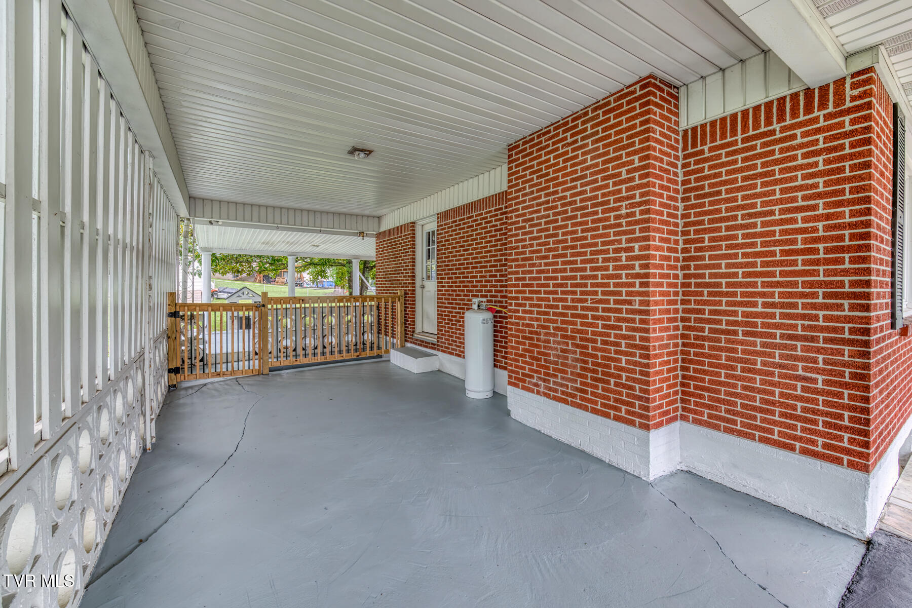 401 Sherwood Road Bristol, VA 24201 - Photo 6 of 43 CARPORT 2