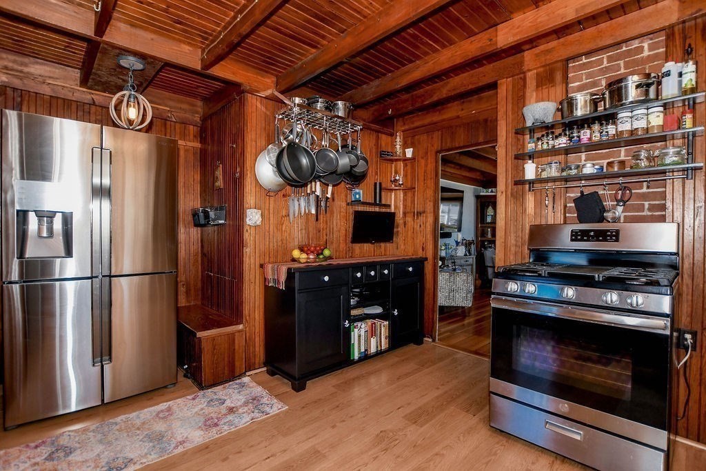 8 Briar Road Mattapoisett, MA 02739 - Photo 6 of 41 Gallery Image 6