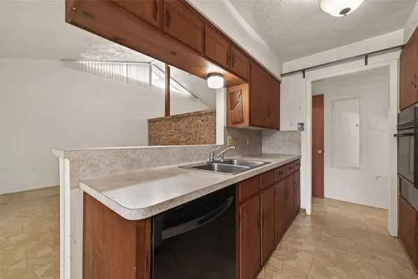 $175,000 | 4303 Brownstone Lane, Houston, TX 77053