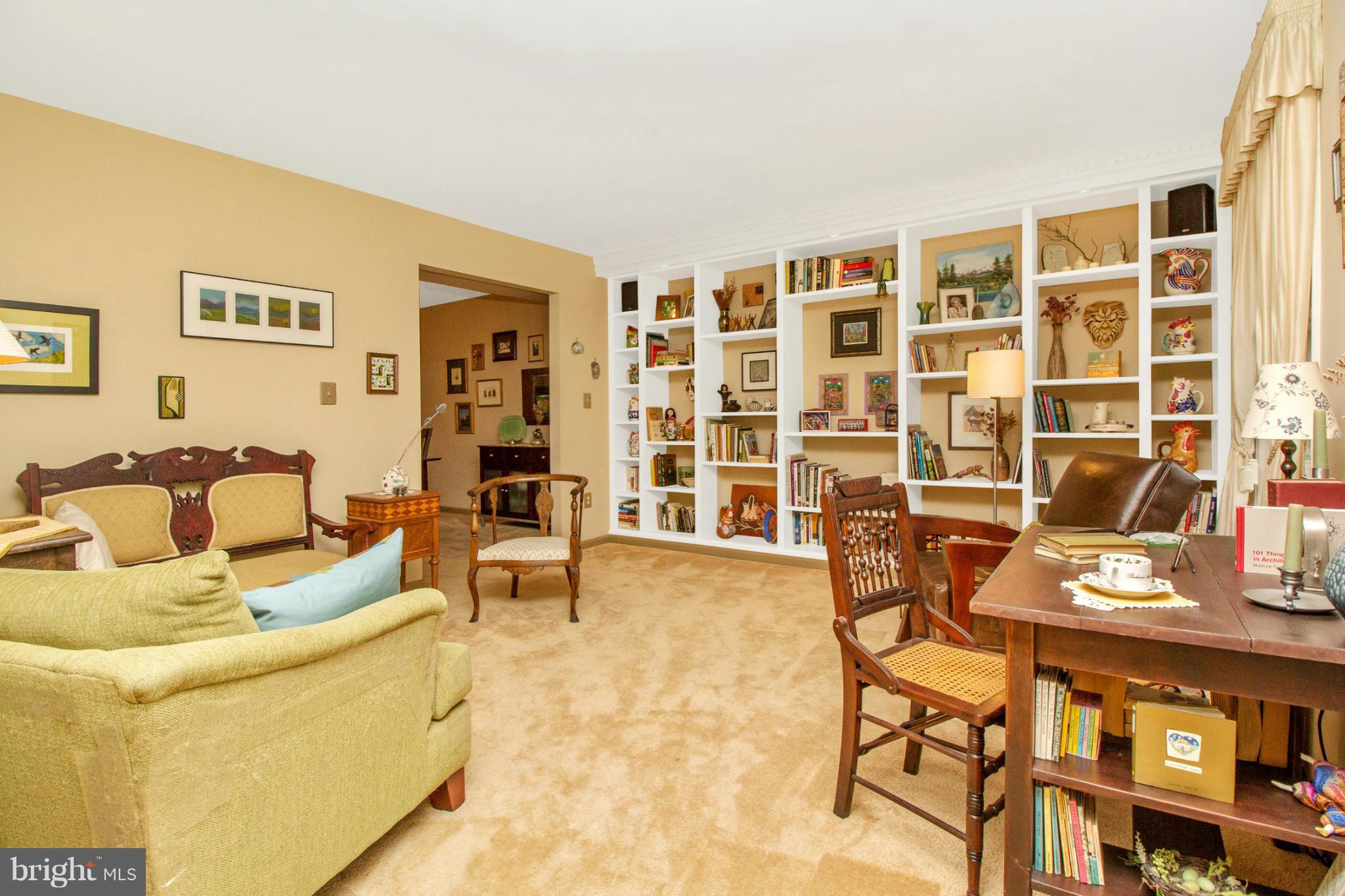 6630 Wind Ridge Road Mount Airy, MD 21771 - Photo 12 of 30 Living Room