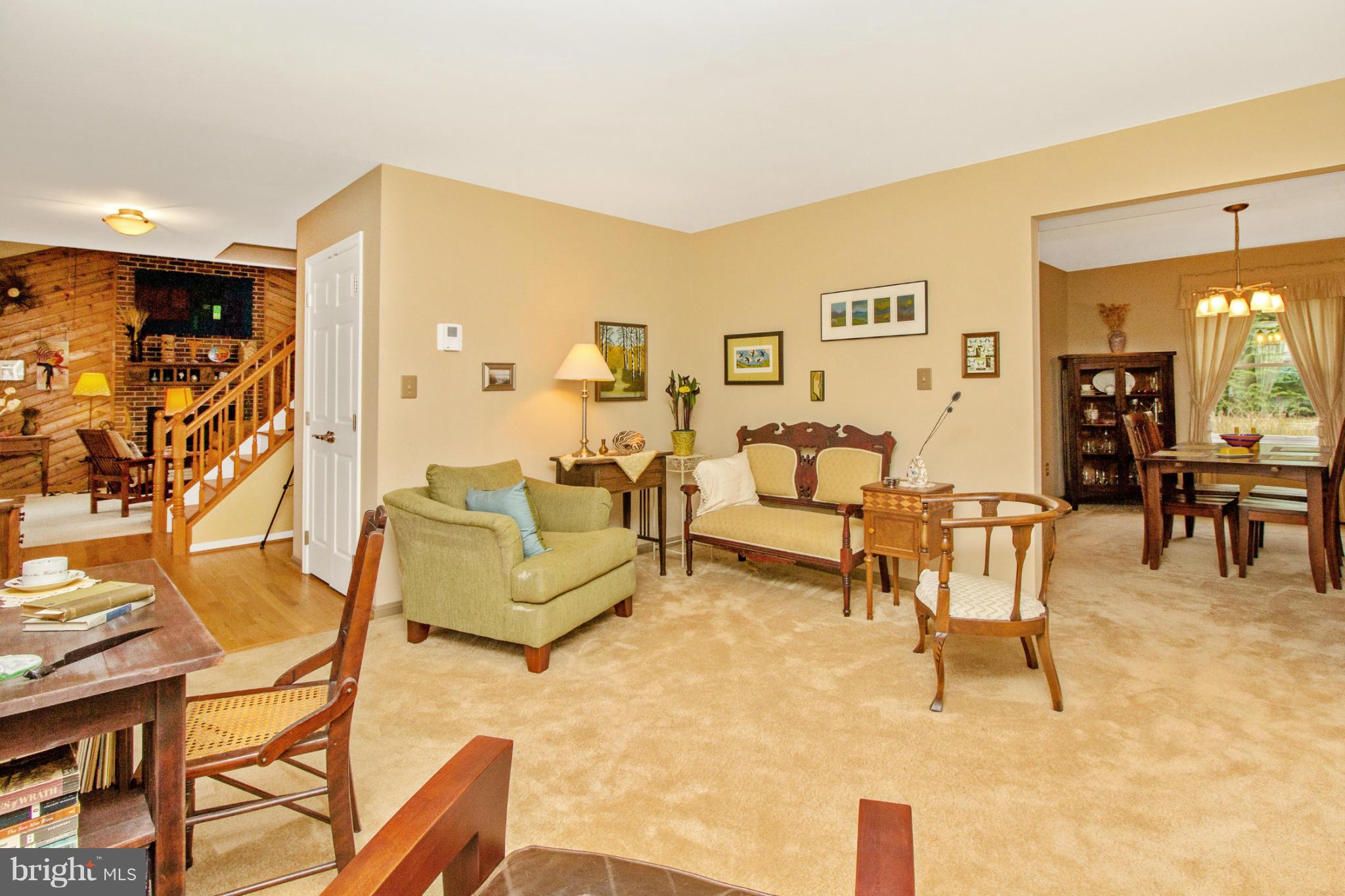 6630 Wind Ridge Road Mount Airy, MD 21771 - Photo 13 of 30 Living Room