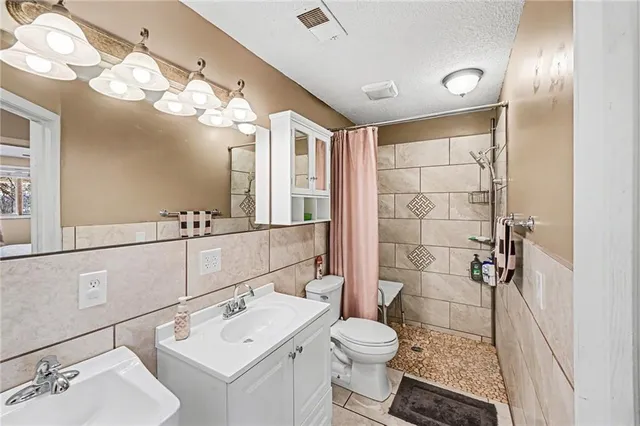 $730,000 | 19190 State Avenue, Tonganoxie, KS 66086