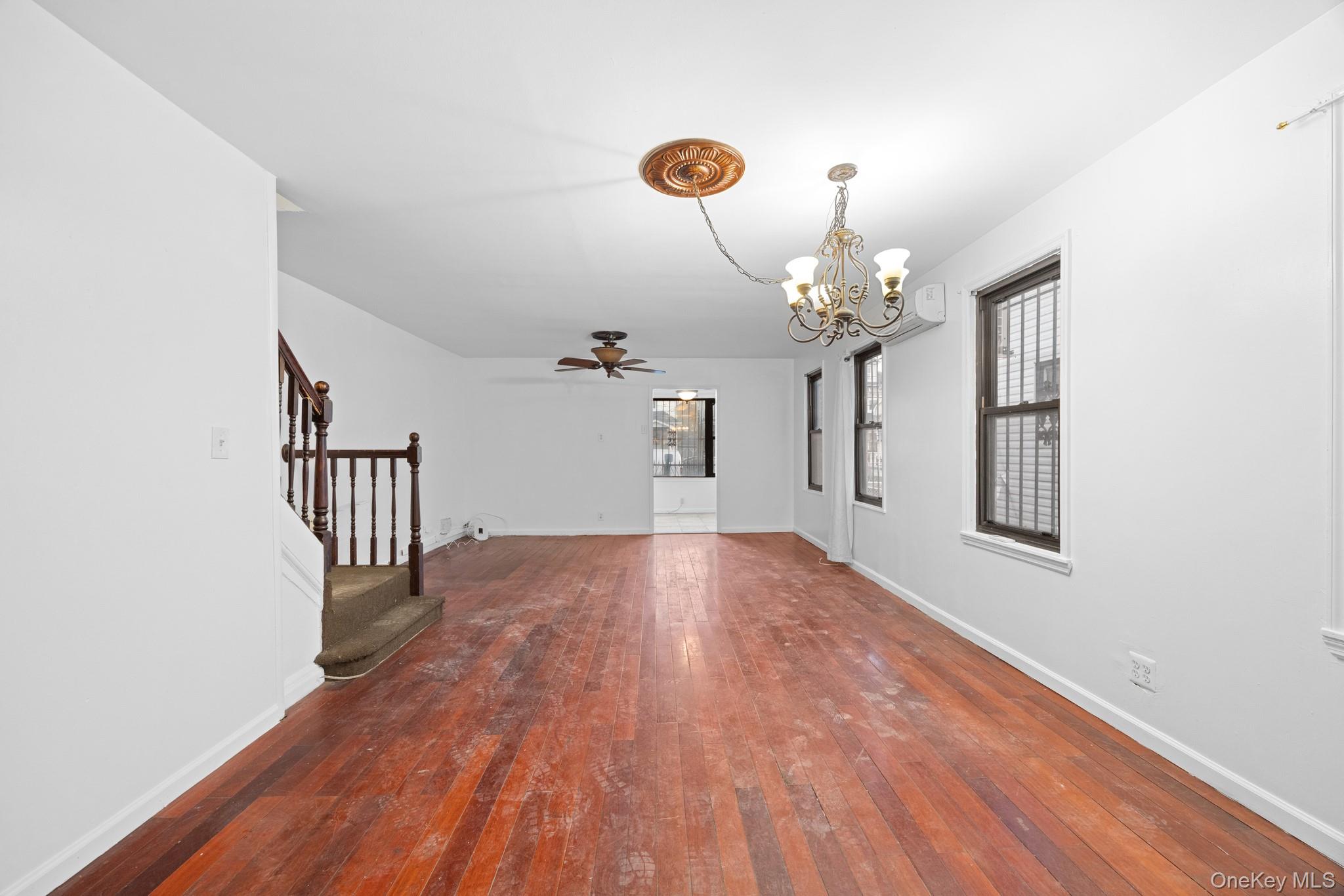 16737 109th Road Queens, NY 11433 - Photo 4 of 19