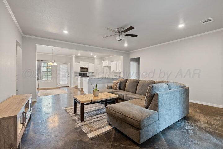 7400 Jake Street Amarillo, TX 79119 - Photo 2 of 14 Living Area