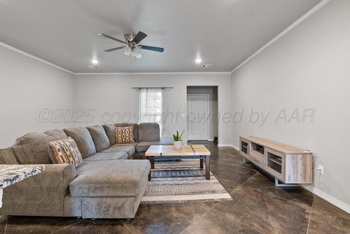 7400 Jake Street Amarillo, TX 79119 - Photo 3 of 14 Living Area view 2