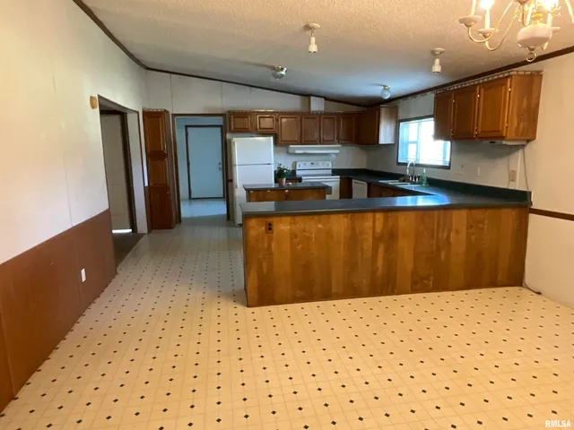 $185,000 | 7106 Krutsinger Road, Kinmundy, IL 62854