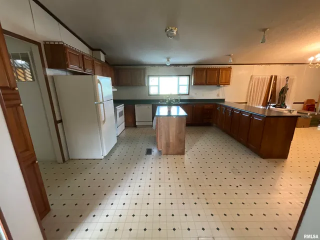 $185,000 | 7106 Krutsinger Road, Kinmundy, IL 62854