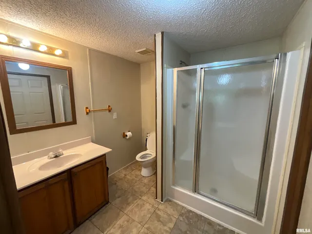 $185,000 | 7106 Krutsinger Road, Kinmundy, IL 62854