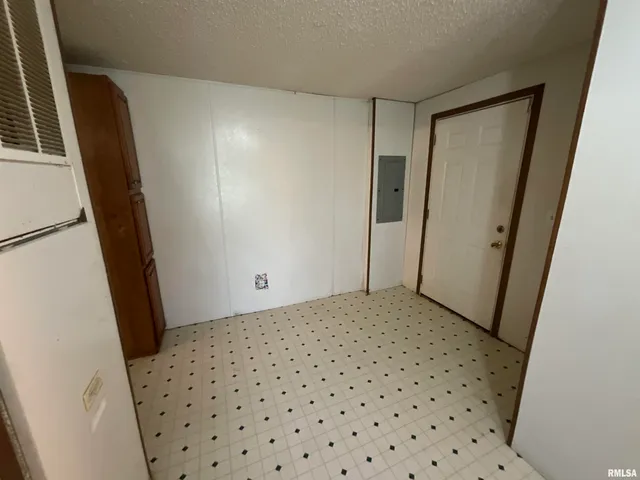 $185,000 | 7106 Krutsinger Road, Kinmundy, IL 62854