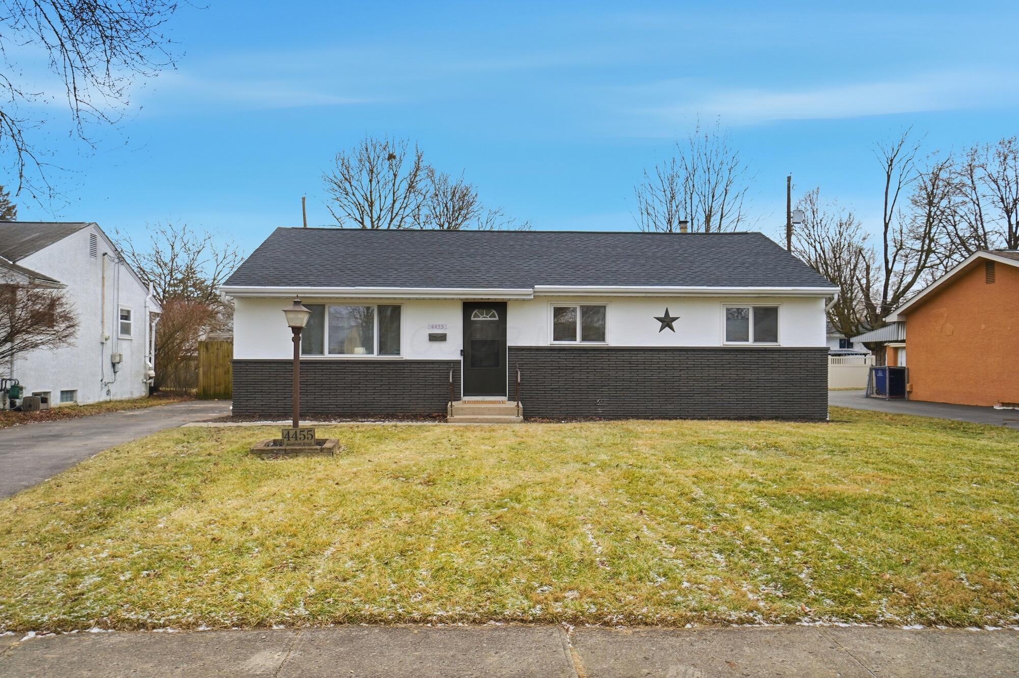 4455 Kenfield Road Columbus, OH 43224 - Photo 42 of 44 Exterior Front