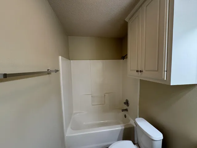 $1,250 | 511 North Clinton Avenue, Lubbock, TX 79416