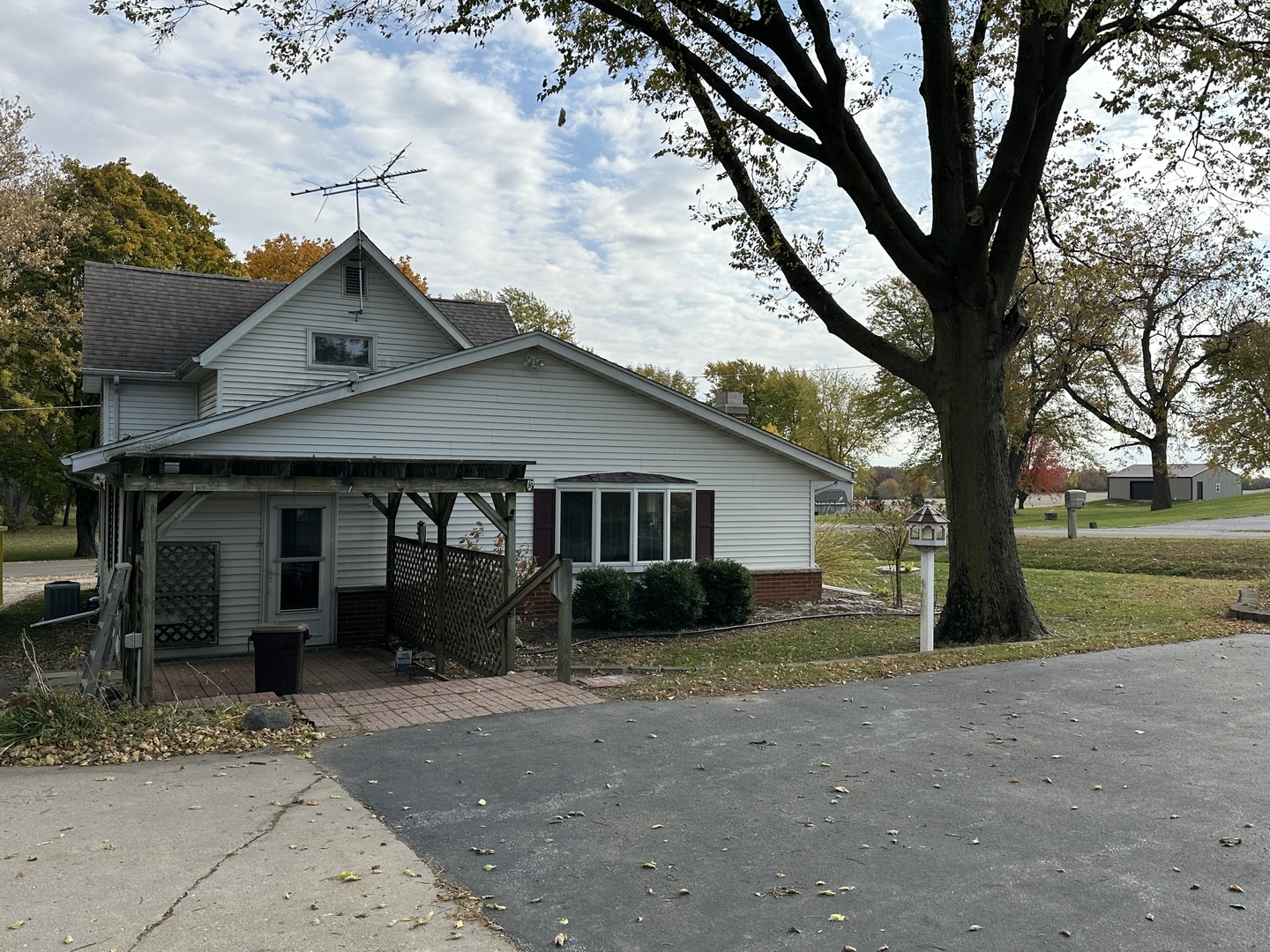 10015 Stichter Street Fenton, IL 61251 - Photo 6 of 35 a view of a house with a yard