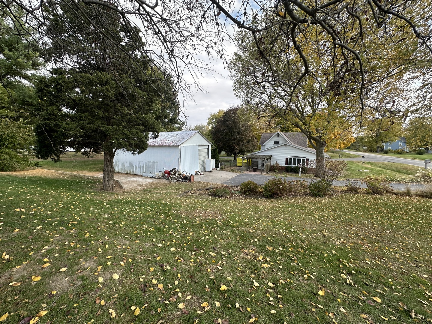 10015 Stichter Street Fenton, IL 61251 - Photo 8 of 35 a front view of a house with a yard