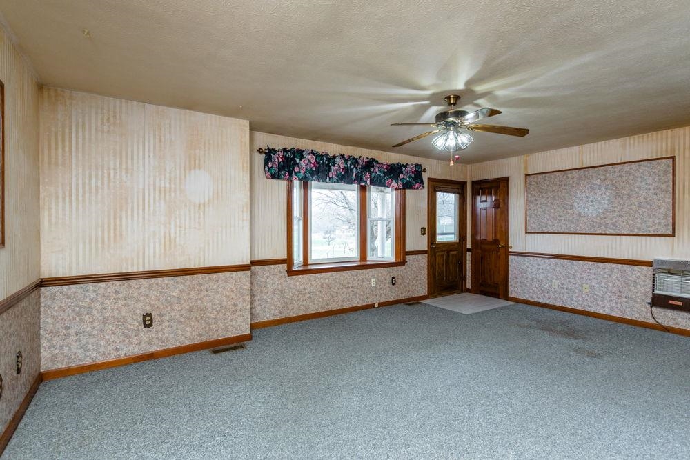 10807 Indian Trail Road Harrisonburg, VA 22802 - Photo 7 of 32 a view of an empty room with a window