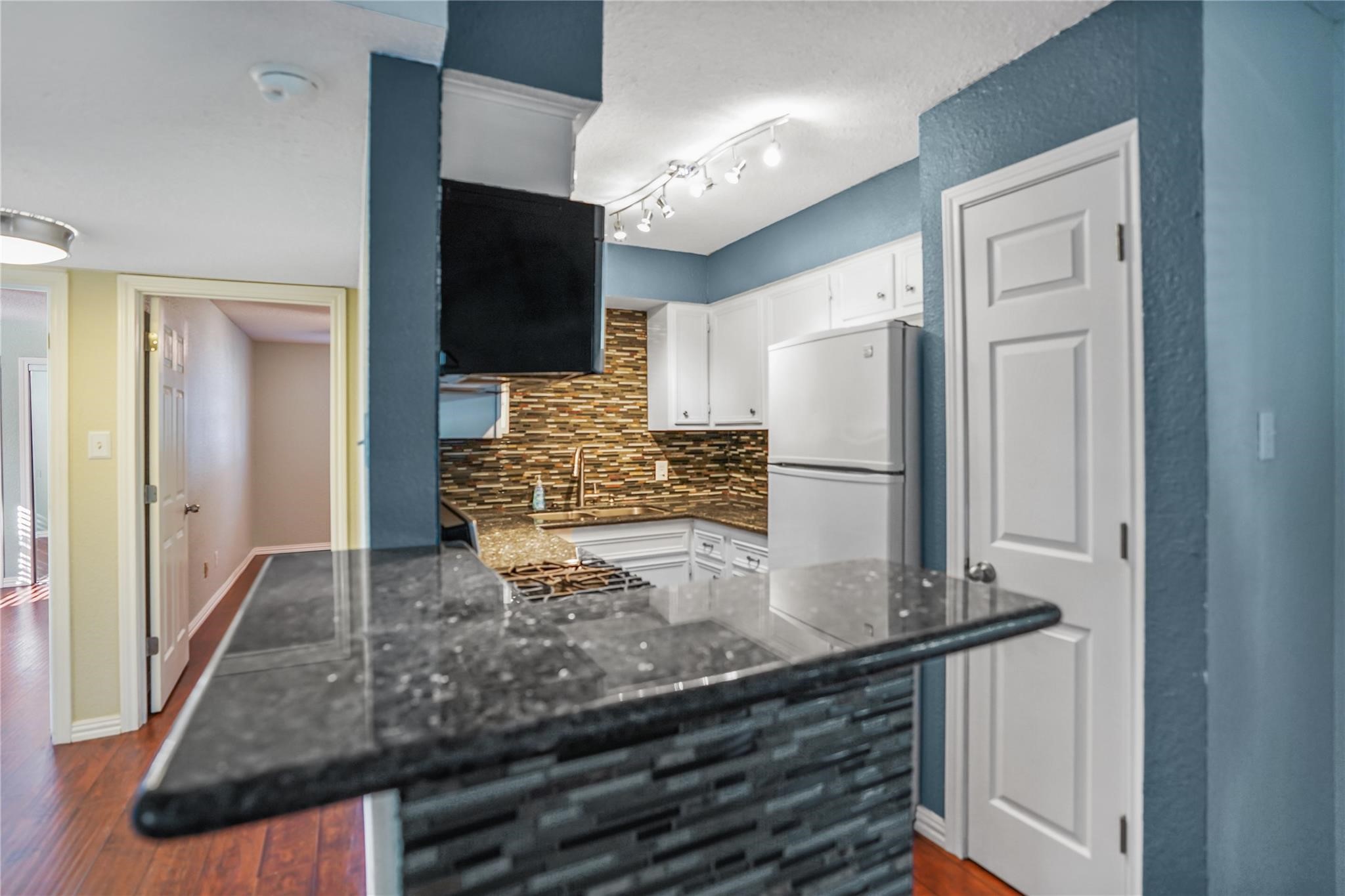 419 Marshall Street, Unit 10 Houston, TX 77006 - Photo 7 of 13