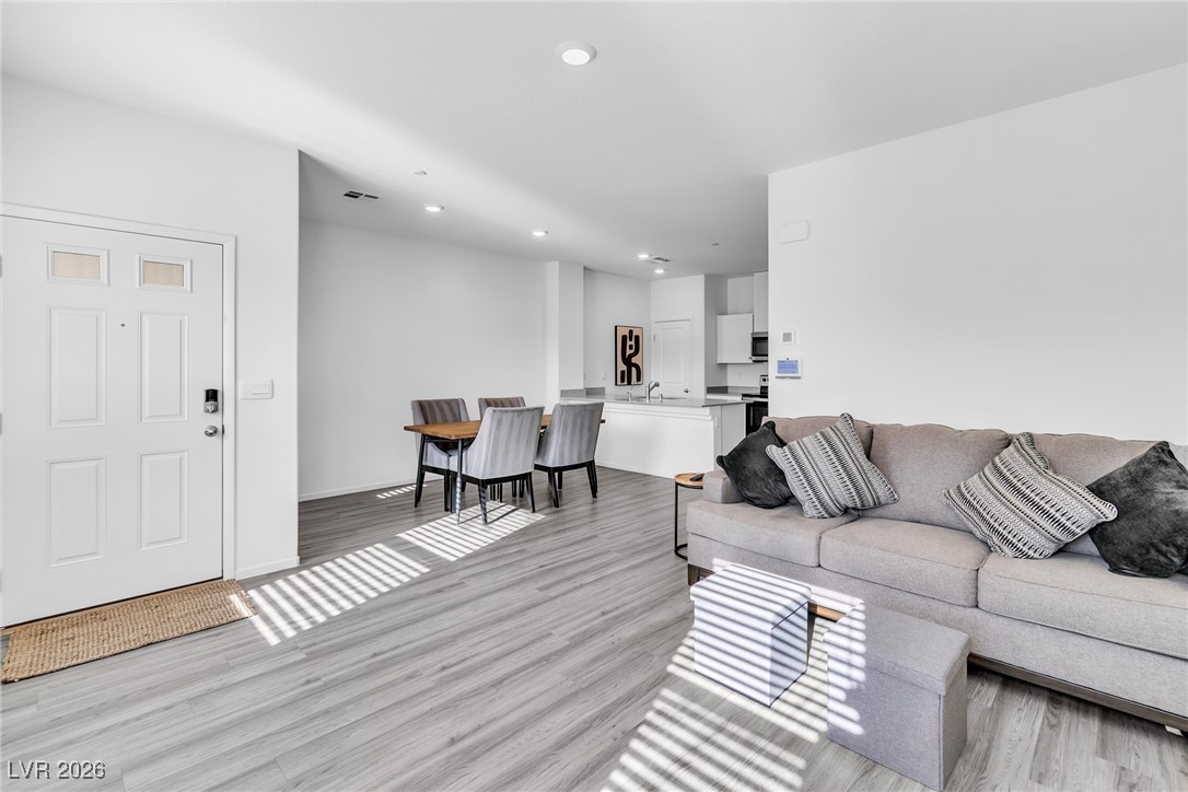 507 Blue Ridge Cove Court Henderson, NV 89002 - Photo 8 of 34