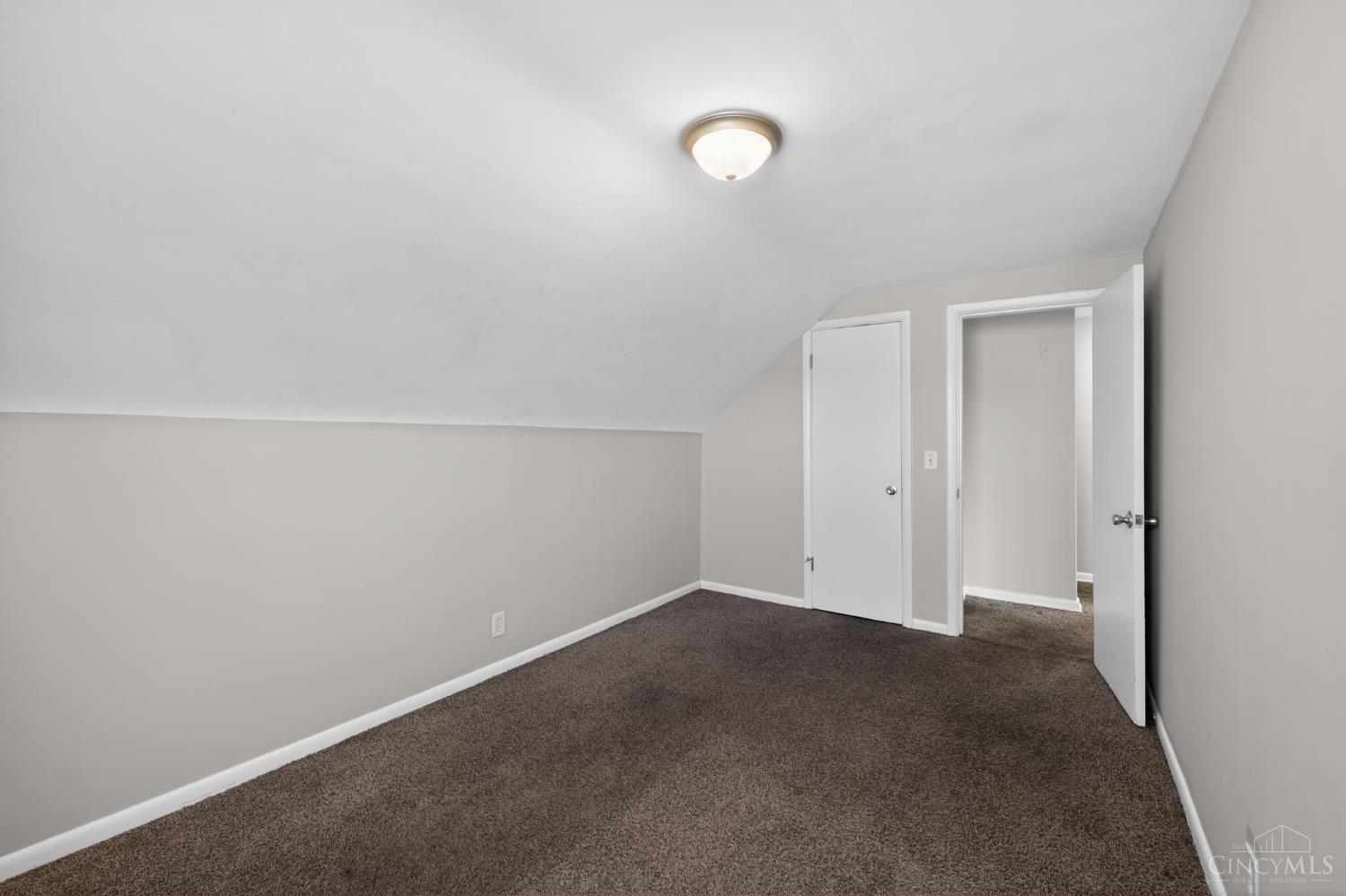 313 Pershing Avenue Cincinnati, OH 45215 - Photo 24 of 36