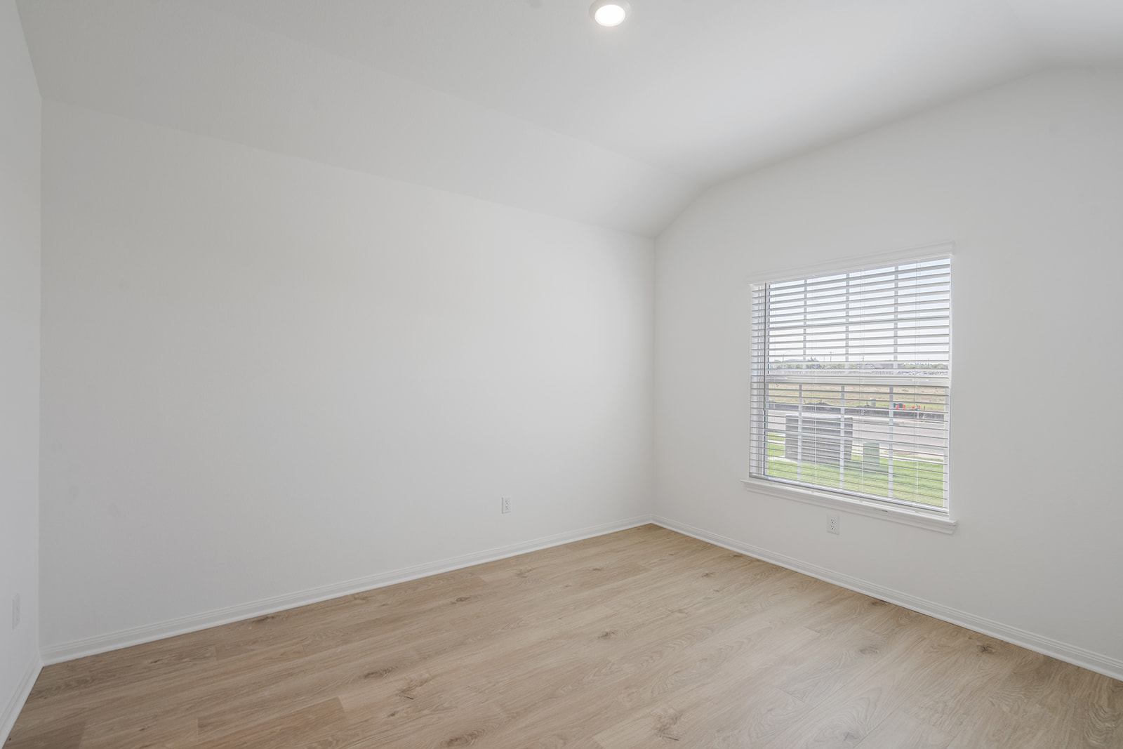 133 Paria Court Jarrell, TX 76537 - Photo 5 of 7