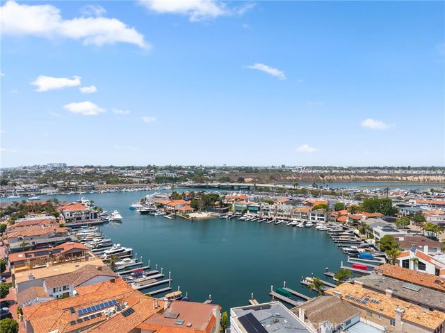 $12,700,000 | 73 Linda Isle, Newport Beach, CA 92660