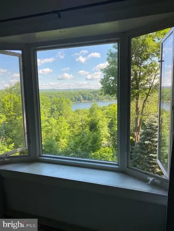 $156,900 | 730 South Shore Trail, Central City, PA 15926