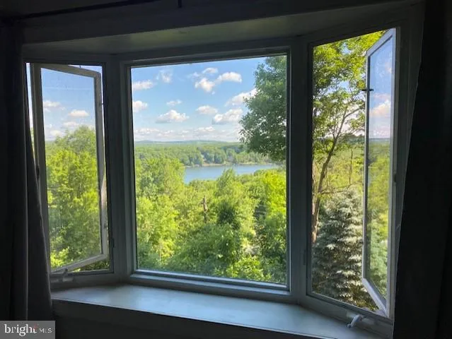 $156,900 | 730 South Shore Trail, Central City, PA 15926