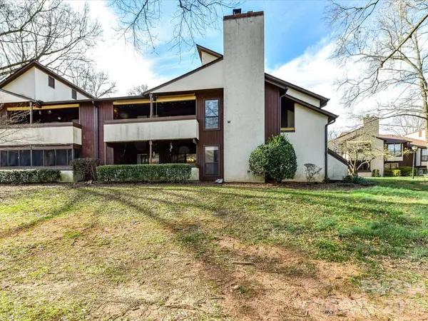 a front view of house with yard