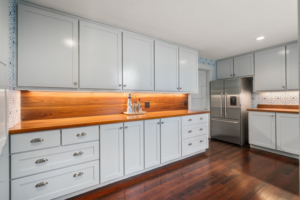 570 Bridge Street Dedham, MA 02026 - Photo 14 of 42