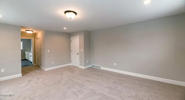 $849,900 | 1 Stone Crk Drive, East Greenbush, NY 12061