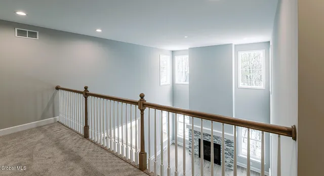 $849,900 | 1 Stone Crk Drive, East Greenbush, NY 12061