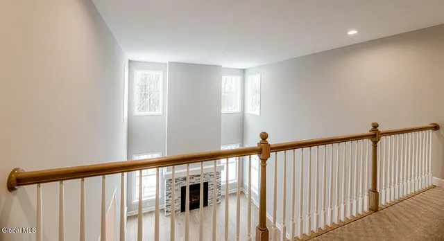 $849,900 | 1 Stone Crk Drive, East Greenbush, NY 12061