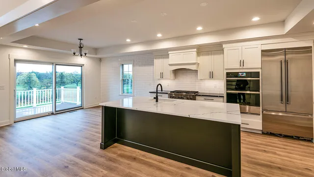 $849,900 | 1 Stone Crk Drive, East Greenbush, NY 12061