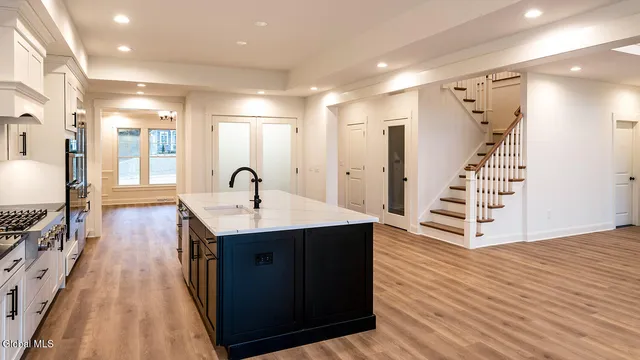 $849,900 | 1 Stone Crk Drive, East Greenbush, NY 12061